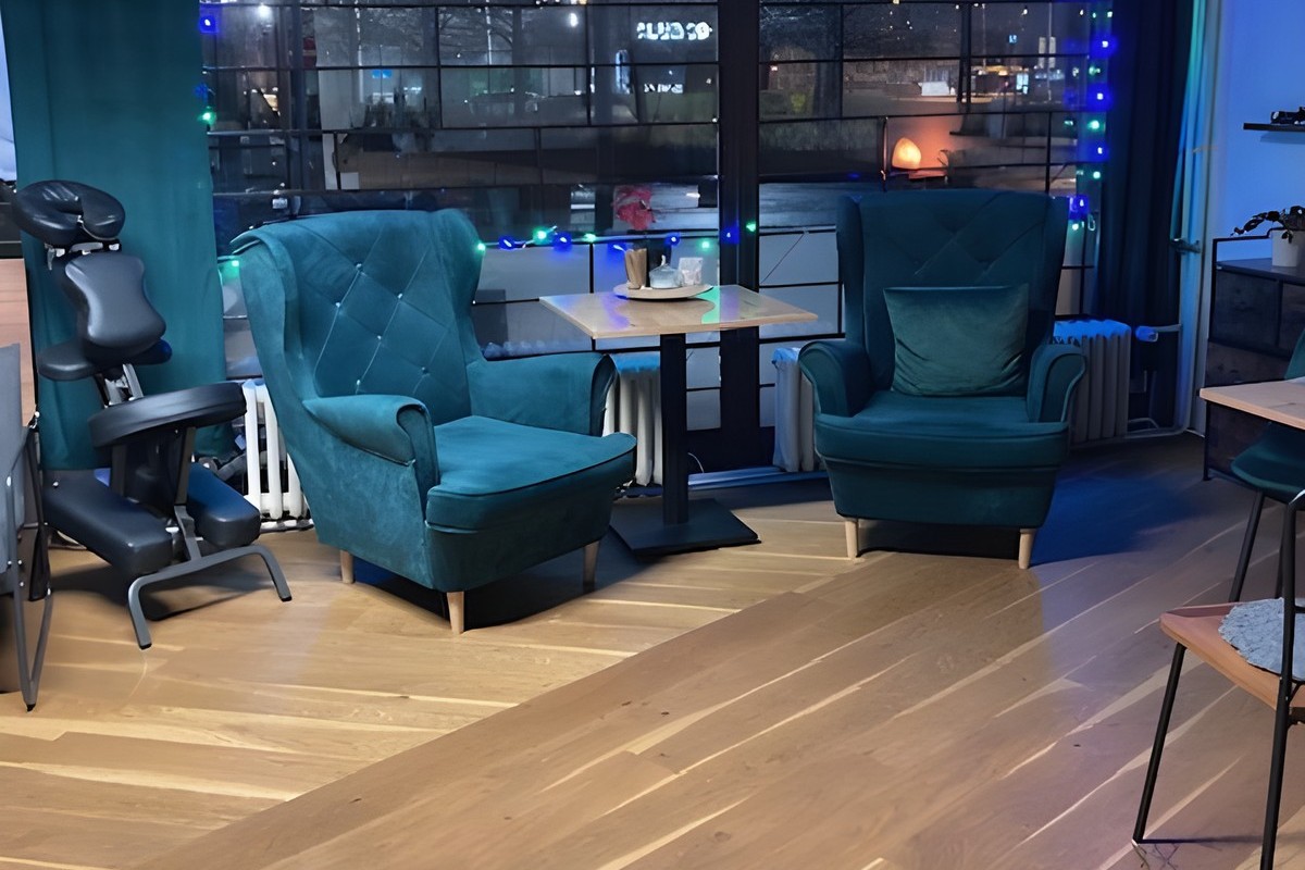 Čekárna s křesly v masérně Masáže a relax Ostrava